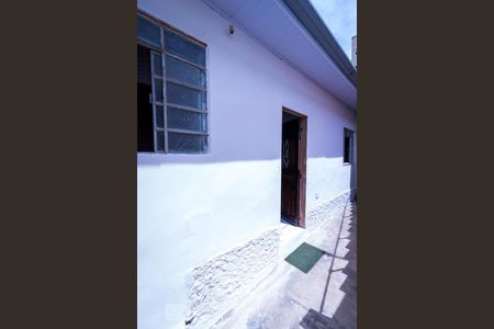 Casa à venda com 120m², 1 quarto e 1 vaga Casa à venda com 120m², 1 quarto e 1 vagaFachada