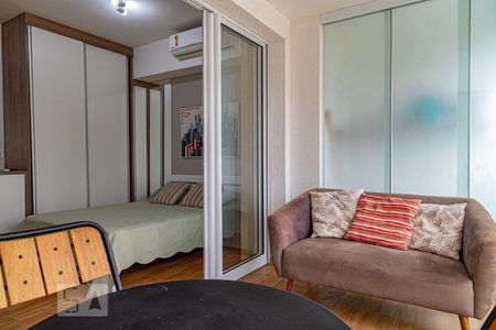 Studio para alugar com 34m², 1 quarto e 1 vaga Studio para alugar com 34m², 1 quarto e 1 vagaVaranda