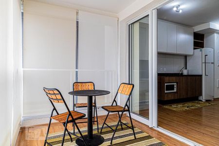 Studio para alugar com 34m², 1 quarto e 1 vaga Studio para alugar com 34m², 1 quarto e 1 vagaVaranda