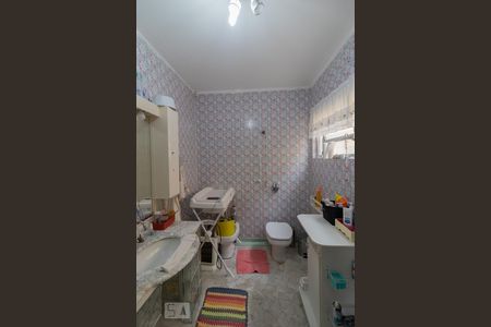 Banheiro de casa à venda com 3 quartos, 300m² em Vila Isolina Mazzei, São Paulo