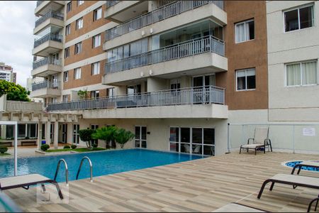 Apartamento à venda com 67m², 2 quartos e 1 vaga Apartamento à venda com 67m², 2 quartos e 1 vagaÁrea comum - Piscina