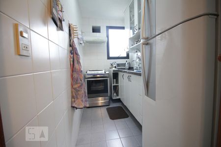 Cozinha de apartamento para alugar com 2 quartos, 65m² em Vila Andrade, São Paulo