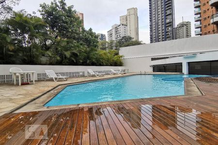 Apartamento para alugar com 230m², 3 quartos e 4 vagas Apartamento para alugar com 230m², 3 quartos e 4 vagasÁrea comum - Piscina