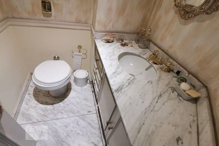 Lavabo de apartamento para alugar com 3 quartos, 230m² em Vila Suzana, São Paulo