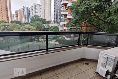 Apartamento para alugar com 230m², 3 quartos e 4 vagas Apartamento para alugar com 230m², 3 quartos e 4 vagasSacada