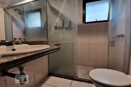 Apartamento para alugar com 230m², 3 quartos e 4 vagas Apartamento para alugar com 230m², 3 quartos e 4 vagasDetalhe do Banheiro da Suite