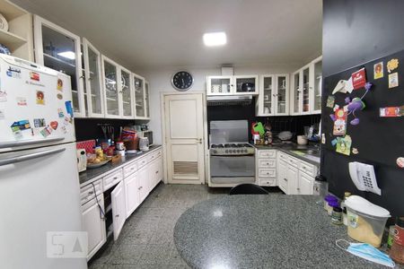 Apartamento para alugar com 230m², 3 quartos e 4 vagas Apartamento para alugar com 230m², 3 quartos e 4 vagasCozinha