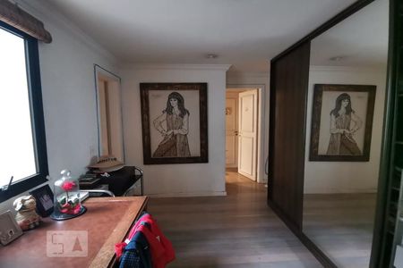 Corredor de apartamento para alugar com 3 quartos, 230m² em Vila Suzana, São Paulo