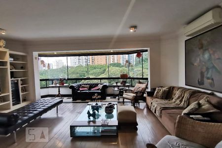 Apartamento para alugar com 230m², 3 quartos e 4 vagas Apartamento para alugar com 230m², 3 quartos e 4 vagasSala de Estar