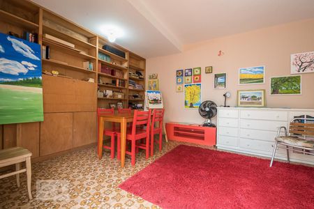 Casa à venda com 158m², 3 quartos e 2 vagas Casa à venda com 158m², 3 quartos e 2 vagasSalão de Festas