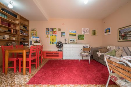 Casa à venda com 158m², 3 quartos e 2 vagas Casa à venda com 158m², 3 quartos e 2 vagasSalão de Festas