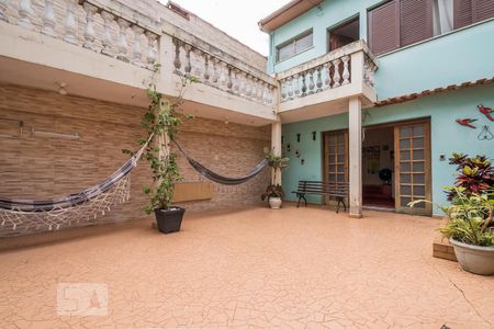 Casa à venda com 158m², 3 quartos e 2 vagas Casa à venda com 158m², 3 quartos e 2 vagasQuintal