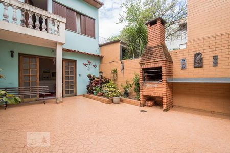 Casa à venda com 158m², 3 quartos e 2 vagas Casa à venda com 158m², 3 quartos e 2 vagasQuintal