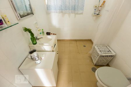 Apartamento para alugar com 80m², 2 quartos e sem vagaBanheiro