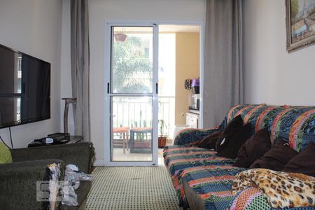 Sala de apartamento à venda com 3 quartos, 82m² em Jardim Tupanci, Barueri