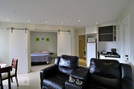 Sala de kitnet/studio à venda com 1 quarto, 40m² em Paraíso do Morumbi, São Paulo