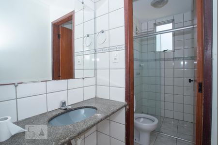 Banheiro 1 de apartamento para alugar com 3 quartos, 60m² em Parque Copacabana, Belo Horizonte