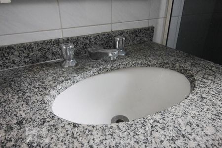 Apartamento para alugar com 75m², 3 quartos e 2 vagasBanheiro