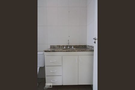Apartamento à venda com 53m², 2 quartos e 3 vagas Apartamento à venda com 53m², 2 quartos e 3 vagasBanheiro