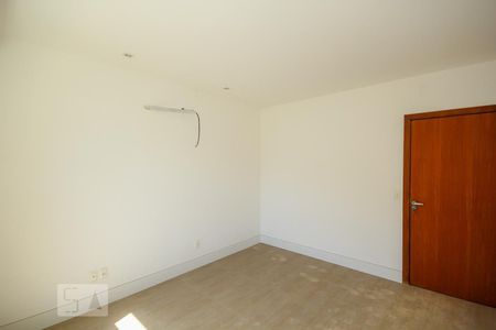 Apartamento à venda com 320m², 5 quartos e 1 vaga Apartamento à venda com 320m², 5 quartos e 1 vagaQuarto 2
