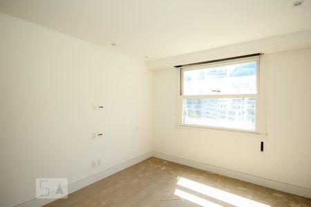 Apartamento à venda com 320m², 5 quartos e 1 vaga Apartamento à venda com 320m², 5 quartos e 1 vagaQuarto 2