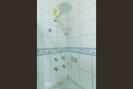 Casa à venda com 130m², 4 quartos e 2 vagas Casa à venda com 130m², 4 quartos e 2 vagasBanheiro 1