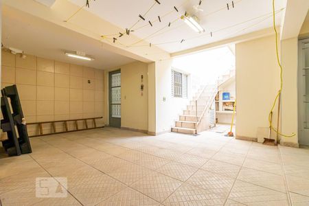 Casa à venda com 130m², 4 quartos e 2 vagas Casa à venda com 130m², 4 quartos e 2 vagasSalão