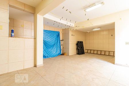 Casa à venda com 130m², 4 quartos e 2 vagas Casa à venda com 130m², 4 quartos e 2 vagasSalão