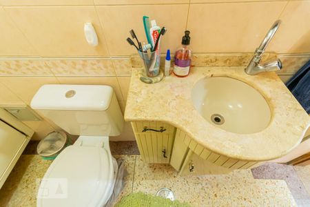 Casa à venda com 130m², 4 quartos e 2 vagas Casa à venda com 130m², 4 quartos e 2 vagasLavabo