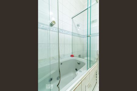 Casa à venda com 130m², 4 quartos e 2 vagas Casa à venda com 130m², 4 quartos e 2 vagasBanheiro 1