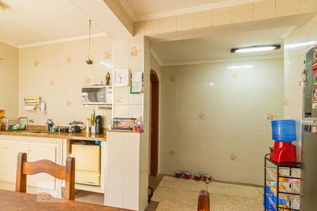 Casa à venda com 130m², 4 quartos e 2 vagas Casa à venda com 130m², 4 quartos e 2 vagasCozinha