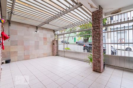 Casa à venda com 130m², 4 quartos e 2 vagas Casa à venda com 130m², 4 quartos e 2 vagasGaragem