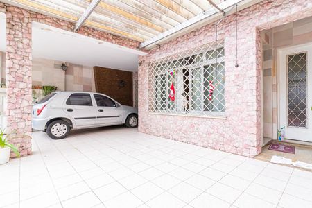 Casa à venda com 130m², 4 quartos e 2 vagas Casa à venda com 130m², 4 quartos e 2 vagasGaragem