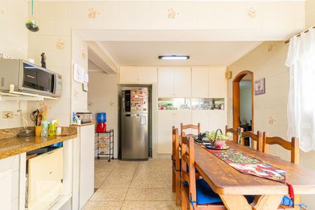 Casa à venda com 130m², 4 quartos e 2 vagas Casa à venda com 130m², 4 quartos e 2 vagasCozinha