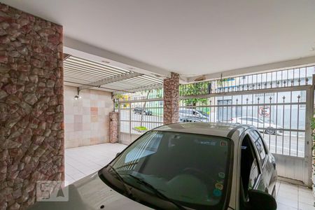 Casa à venda com 130m², 4 quartos e 2 vagas Casa à venda com 130m², 4 quartos e 2 vagasGaragem