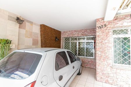 Casa à venda com 130m², 4 quartos e 2 vagas Casa à venda com 130m², 4 quartos e 2 vagasGaragem