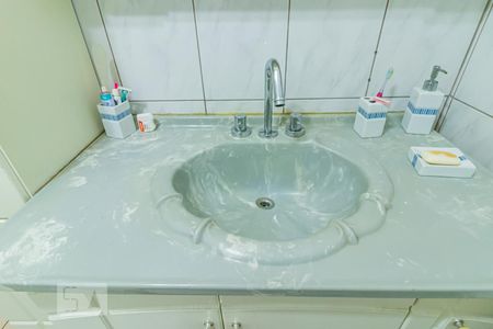 Casa à venda com 130m², 4 quartos e 2 vagas Casa à venda com 130m², 4 quartos e 2 vagasBanheiro 1