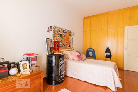 Casa à venda com 130m², 4 quartos e 2 vagas Casa à venda com 130m², 4 quartos e 2 vagasQuarto 2