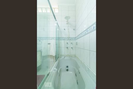 Casa à venda com 130m², 4 quartos e 2 vagas Casa à venda com 130m², 4 quartos e 2 vagasBanheiro 1