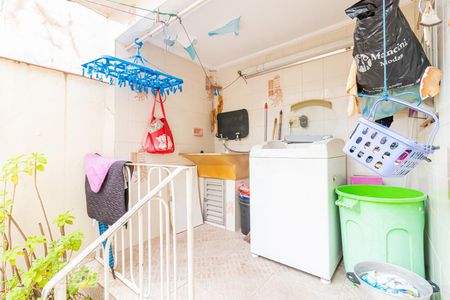 Casa à venda com 130m², 4 quartos e 2 vagas Casa à venda com 130m², 4 quartos e 2 vagasÁrea de Serviço