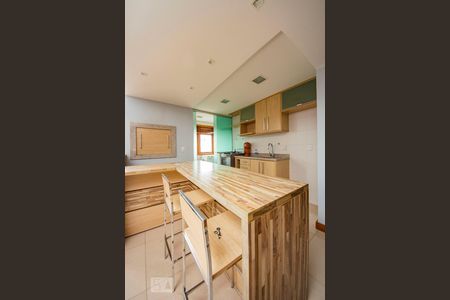 Apartamento para alugar com 145m², 3 quartos e 2 vagas Apartamento para alugar com 145m², 3 quartos e 2 vagasCozinha com churrasqueira
