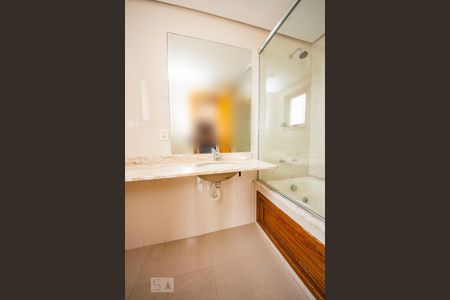 Apartamento para alugar com 145m², 3 quartos e 2 vagas Apartamento para alugar com 145m², 3 quartos e 2 vagasBanheiro 1
