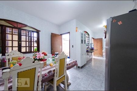 Casa à venda com 500m², 4 quartos e 3 vagas Casa à venda com 500m², 4 quartos e 3 vagasCozinha