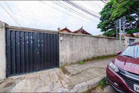 Casa à venda com 500m², 4 quartos e 3 vagas Casa à venda com 500m², 4 quartos e 3 vagasFachada