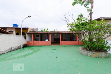 Casa à venda com 500m², 4 quartos e 3 vagas Casa à venda com 500m², 4 quartos e 3 vagasQuintalQuintal