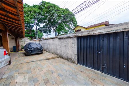 Casa à venda com 500m², 4 quartos e 3 vagas Casa à venda com 500m², 4 quartos e 3 vagasGaragem