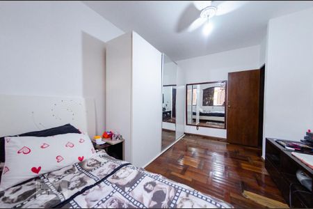 Casa à venda com 500m², 4 quartos e 3 vagas Casa à venda com 500m², 4 quartos e 3 vagasSuíte