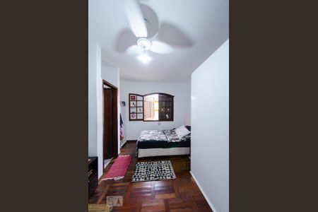 Casa à venda com 500m², 4 quartos e 3 vagas Casa à venda com 500m², 4 quartos e 3 vagasSuíte