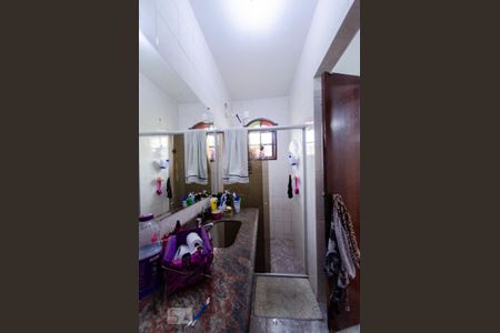 Casa à venda com 500m², 4 quartos e 3 vagas Casa à venda com 500m², 4 quartos e 3 vagasBanheiro da suíte