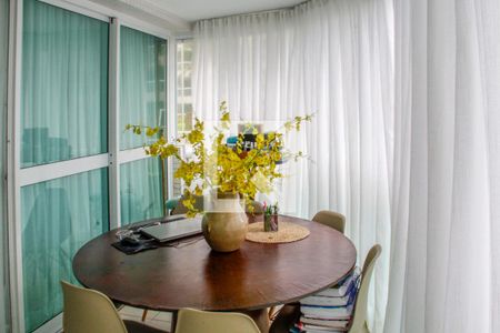 Varanda de apartamento para alugar com 2 quartos, 60m² em Barra da Tijuca, Rio de Janeiro